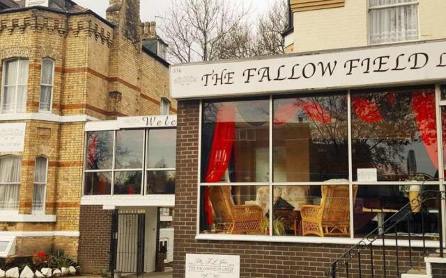 Отель The Fallowfield Lodge вид на фасад