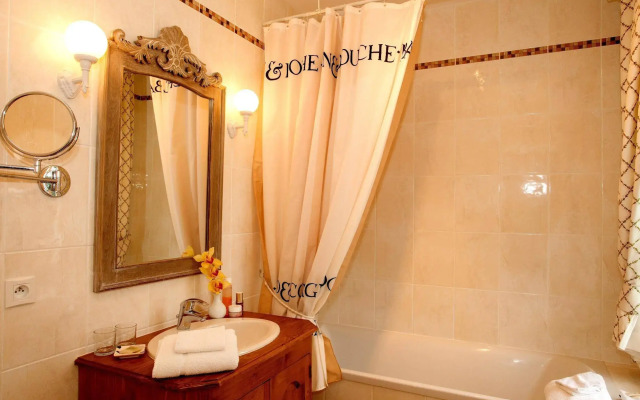 Le Fleuray Hotel & Restaurant