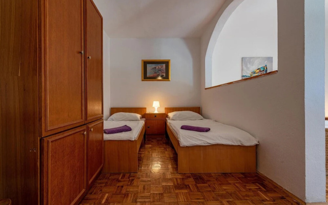 Amazing Apartment in Privlaka With Wifi