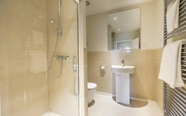 Luxurious Georgian Central Apartment -Parking - 1