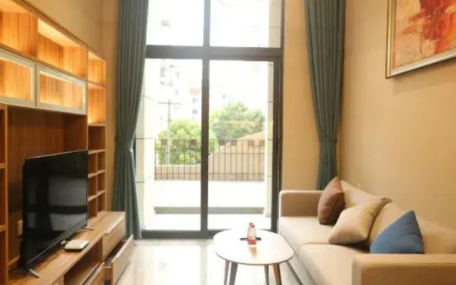 Yinghong Apartment Hotel (Shanghai Jinqiao international store)