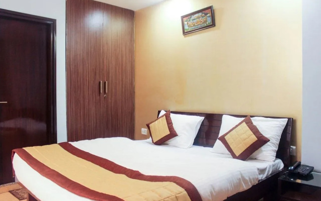 Hotel Flight Path Near IGI Airport