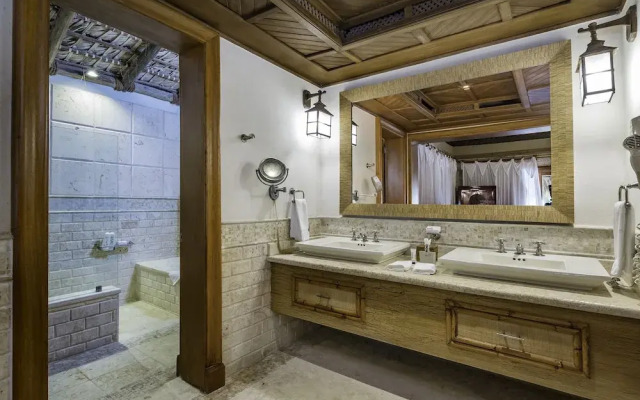 Luxury Villa with Beachfront Eden Roc