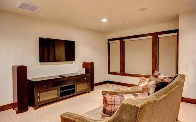 607 Deer Valley Drive