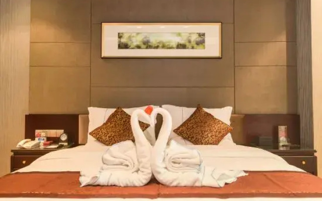 Huanuo Xinjinglun International Hotel