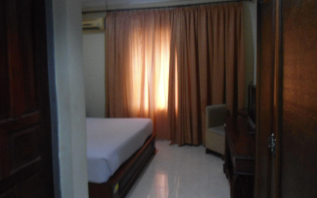 Edotel Minangkabau Hotel
