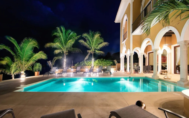 Hacienda Magica 7-14BR Villa Full Staff By RMH