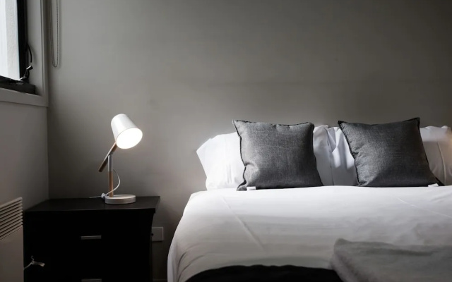 ReadySet Apartments on Altona