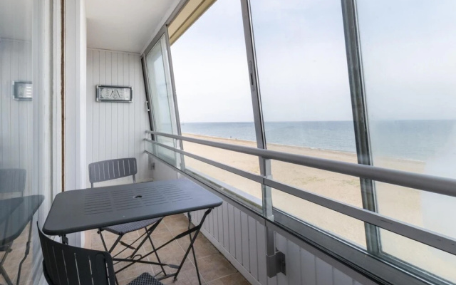 Charming Apartment in Courseulles sur Mer Near Seabeach