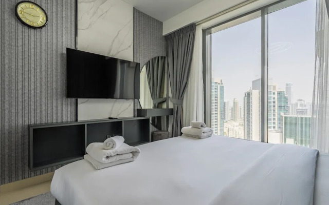 Luxury Condo With Burj Khalifa and Fountain Views