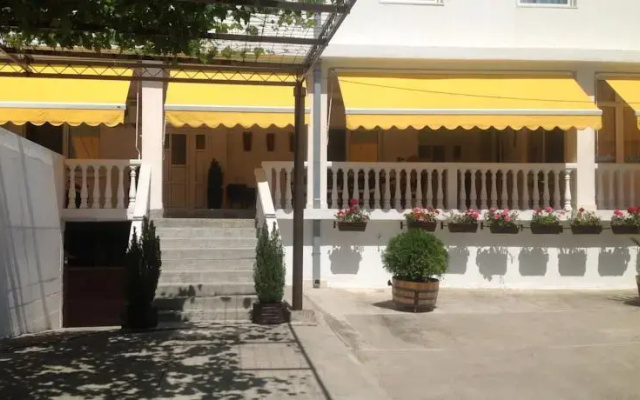 LaSestre Rooms