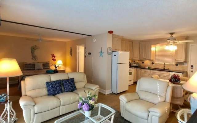 Bonita Beach & Tennis Condo