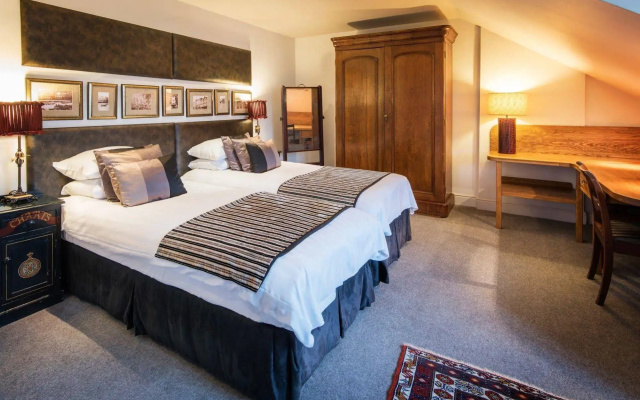 Royal Castle Hotel