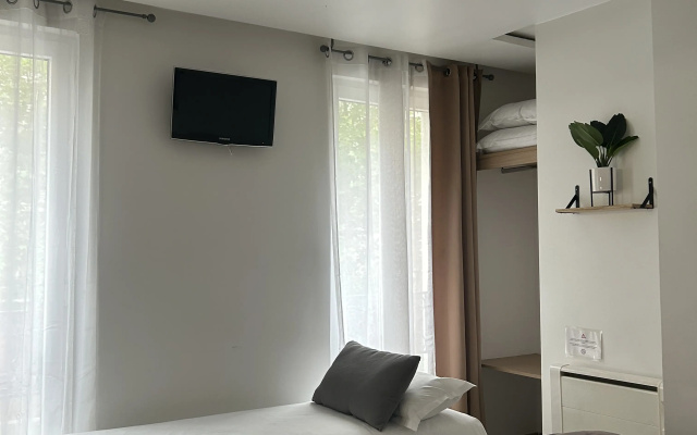 Hotel Le National Clichy Paris