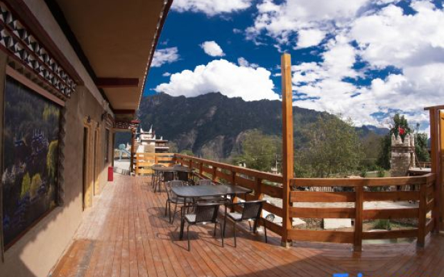 Mountain and cloud boutique inn（Jiaju Village）
