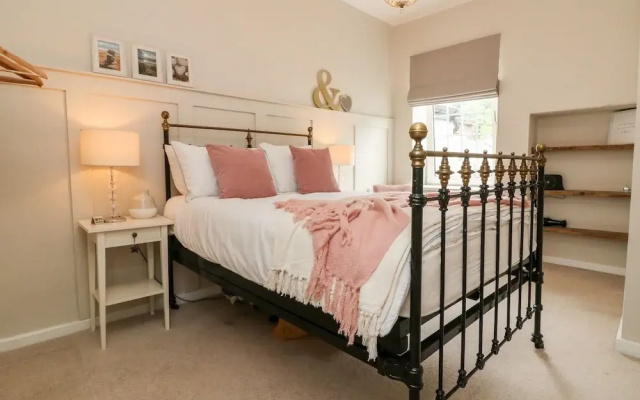 Wood Cottage