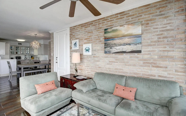 Channelview 211