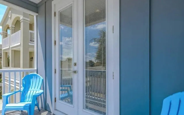 Oceanside Paradise - Ultra-modern Beach Townhouse