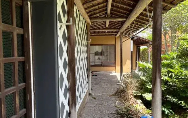 Traditional Japanese House with Natural Hot Spring Bath