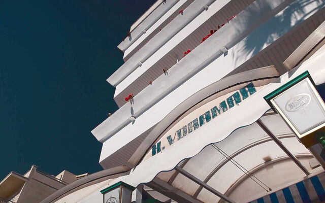 Отель Voramar вид на фасад