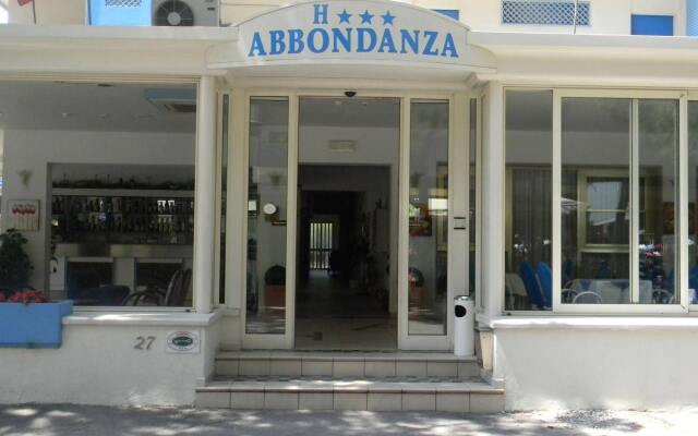 Отель Abbondanza Италия, Гаттео-а-Маре - отзывы, цены и фото номеров - забронировать отель Abbondanza онлайн вид на фасад