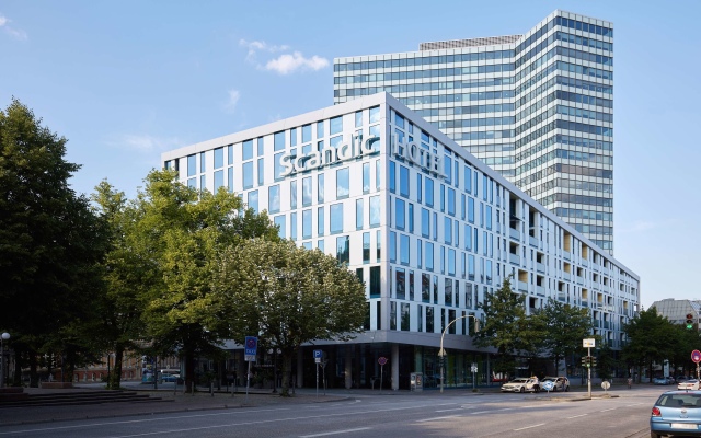 Отель Scandic Hamburg Emporio Германия, Гамбург - 5 отзывов об отеле, цены и фото номеров - забронировать отель Scandic Hamburg Emporio онлайн вид на фасад