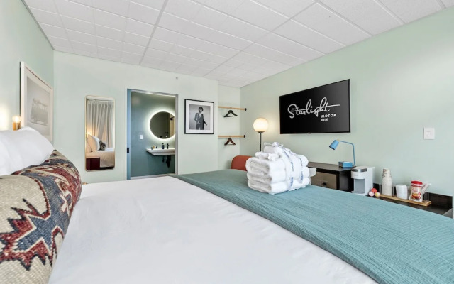Starlight Motor Inn