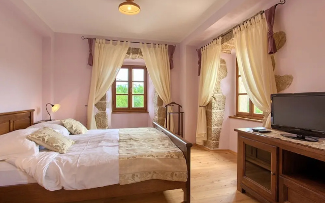 Attractive Villa in Kras with Swimming Pool