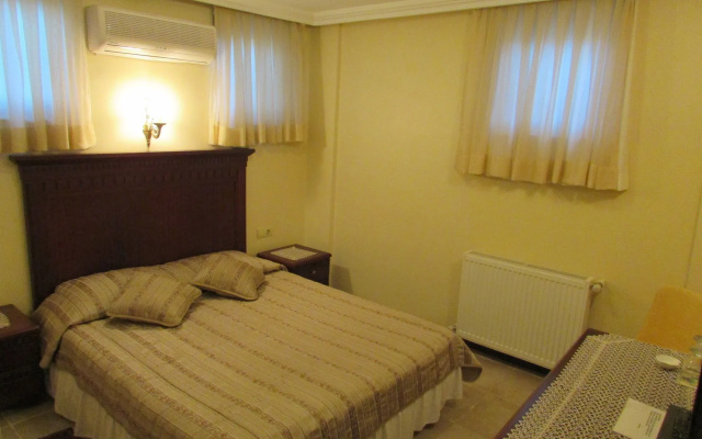 Hotel Alya