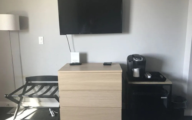 Harbor Inn Self Check-in Hotel