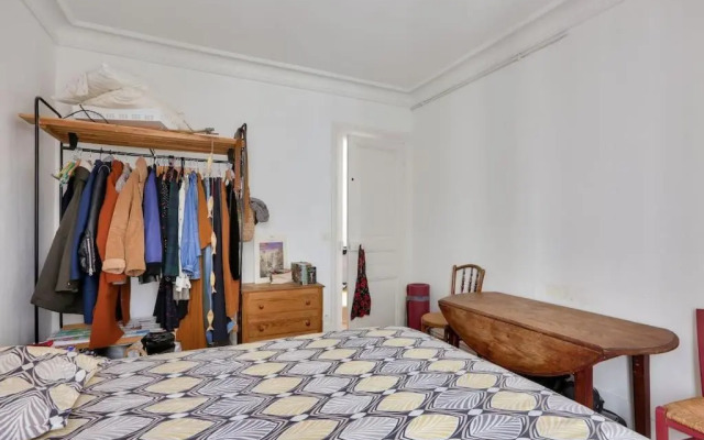 Lovely apt a stone's throw from Montmartre