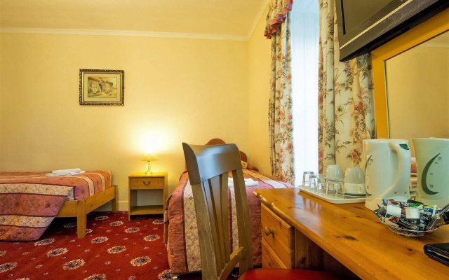 Cumberland Hotel