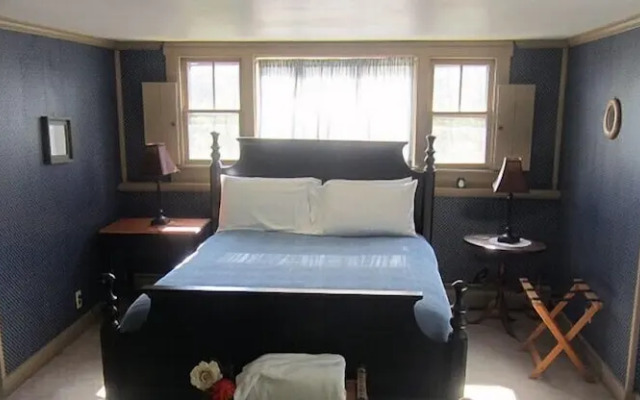 Inn at Neshobe River