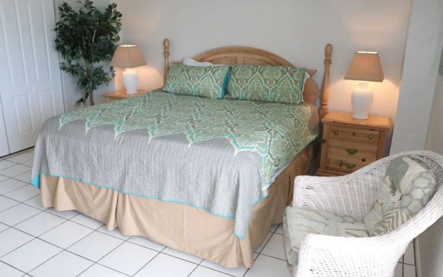 Jamaica Royale 204 - 2 Br Condo