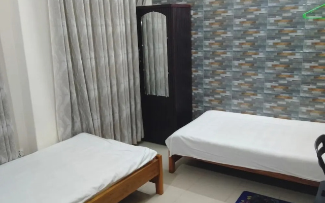 Hotel Charu