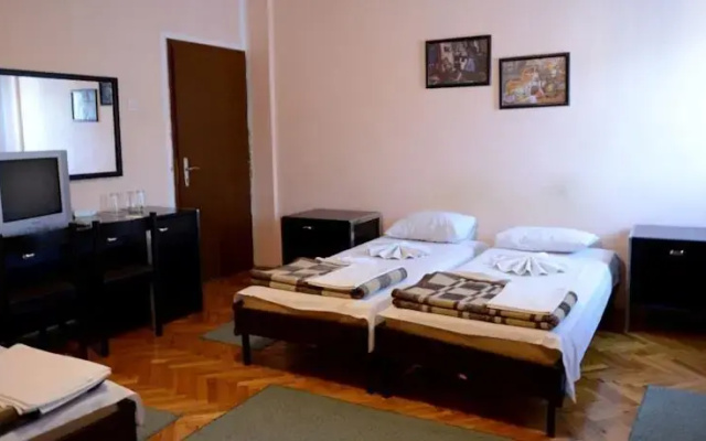 Motel KM Dvori