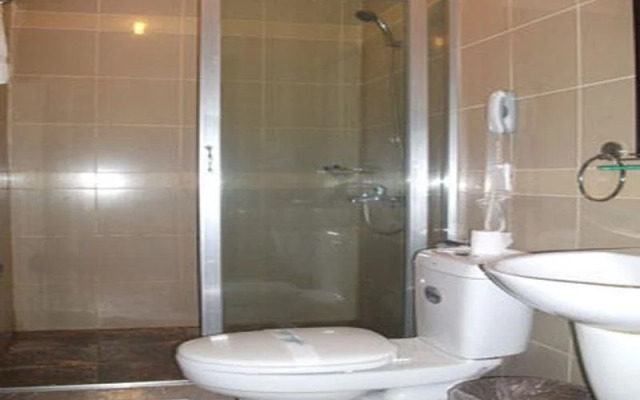 Y Van Hotel