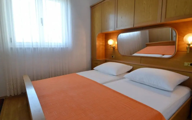 Mira Makarska in Makarska