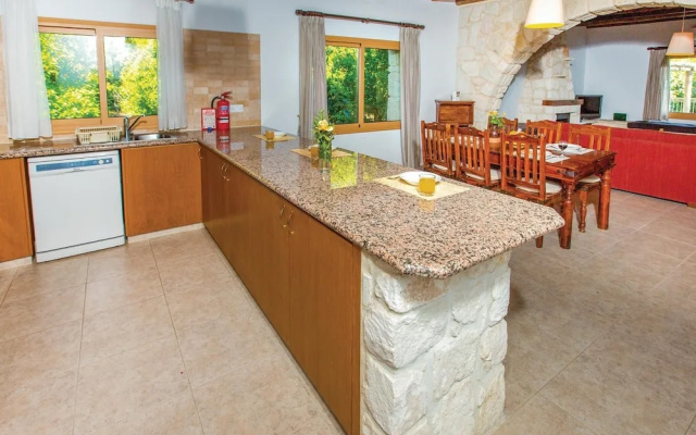 Nice Home in Miliou-paphos With Wifi and 3 Bedrooms