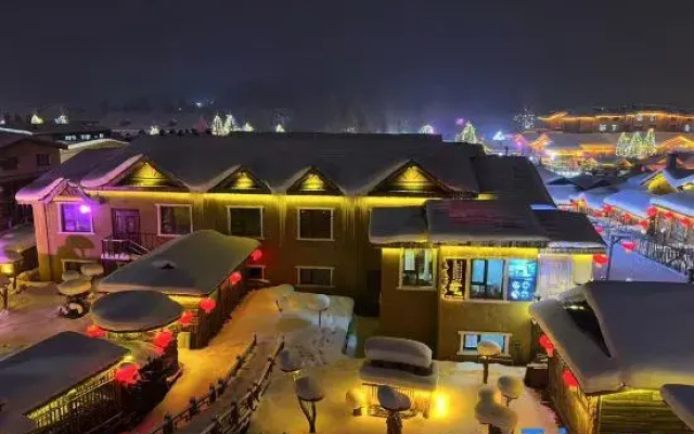 Li San Homestay (Snow Town Scenic Area)