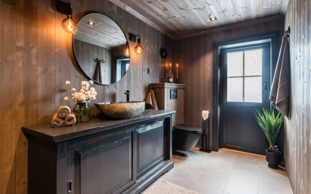 Cabin With Jacuzzi on Lifjell