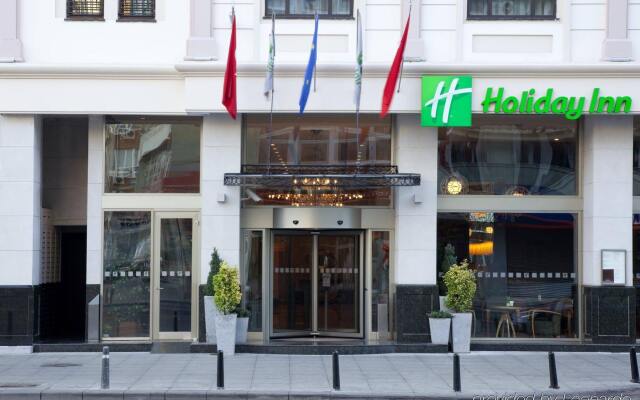 Отель Holiday Inn Istanbul Sisli вид на фасад