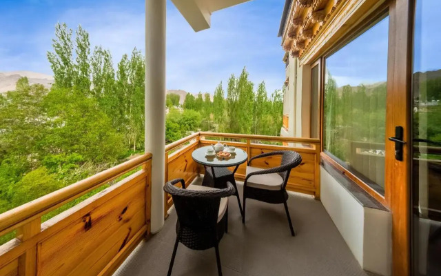 Hotel Gyalpo Residency - A Mountain View Luxury Hotel in Leh