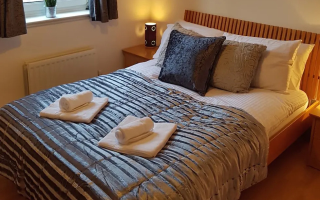 Executive Open Plan Apartment in Leith