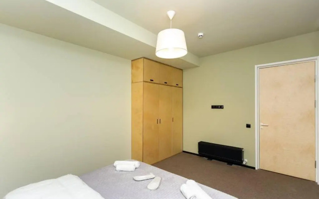 1BR apt with balcony 5 min from Mountain Kokhta
