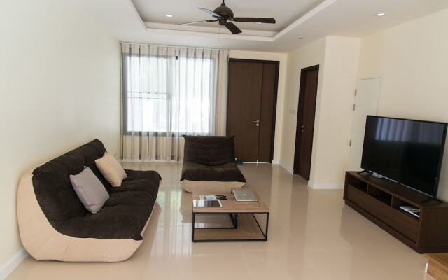 Отель Beautiful 3 Bedroom Townhouse Таиланд, Такуа-Тунг - отзывы, цены и фото номеров - забронировать отель Beautiful 3 Bedroom Townhouse онлайн комната для гостей