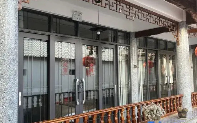 Shaxi Ancient Town Shier Yue Homestay