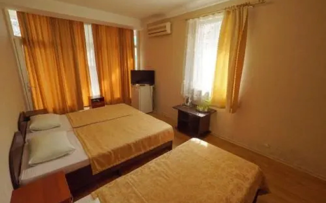 Amina Guesthouse