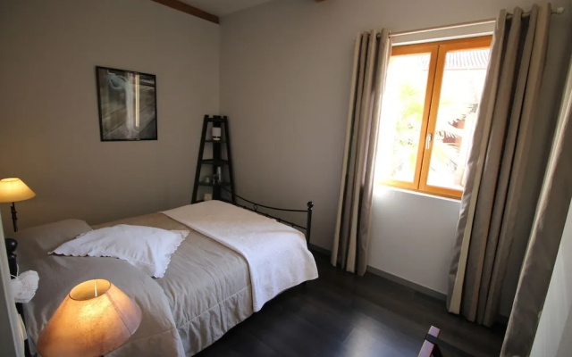 Mas Du Domaine De Montcalm B And B And Gites