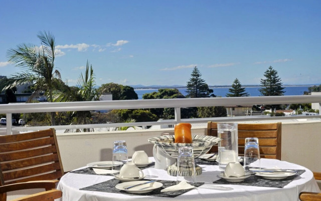 Cote D'Azur, Unit 43/61 Donald Street